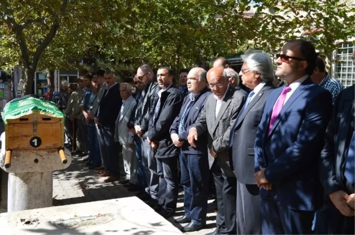 Gazeteci İş Adamı Kemal Horzum'un Eşi Ayşe Horzum Vefat Etti