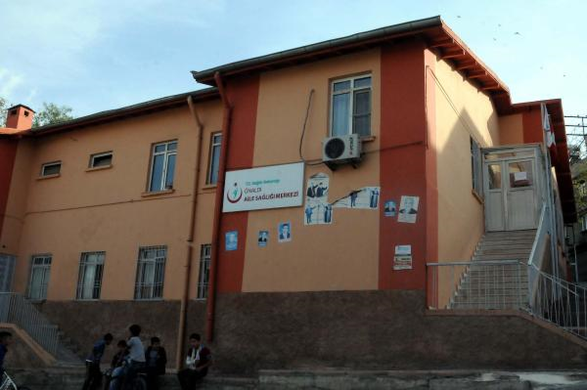 Gaziantep\'te Kobani Gerginliği Okul ve Aile Sağlığı Merkezi Kapattı