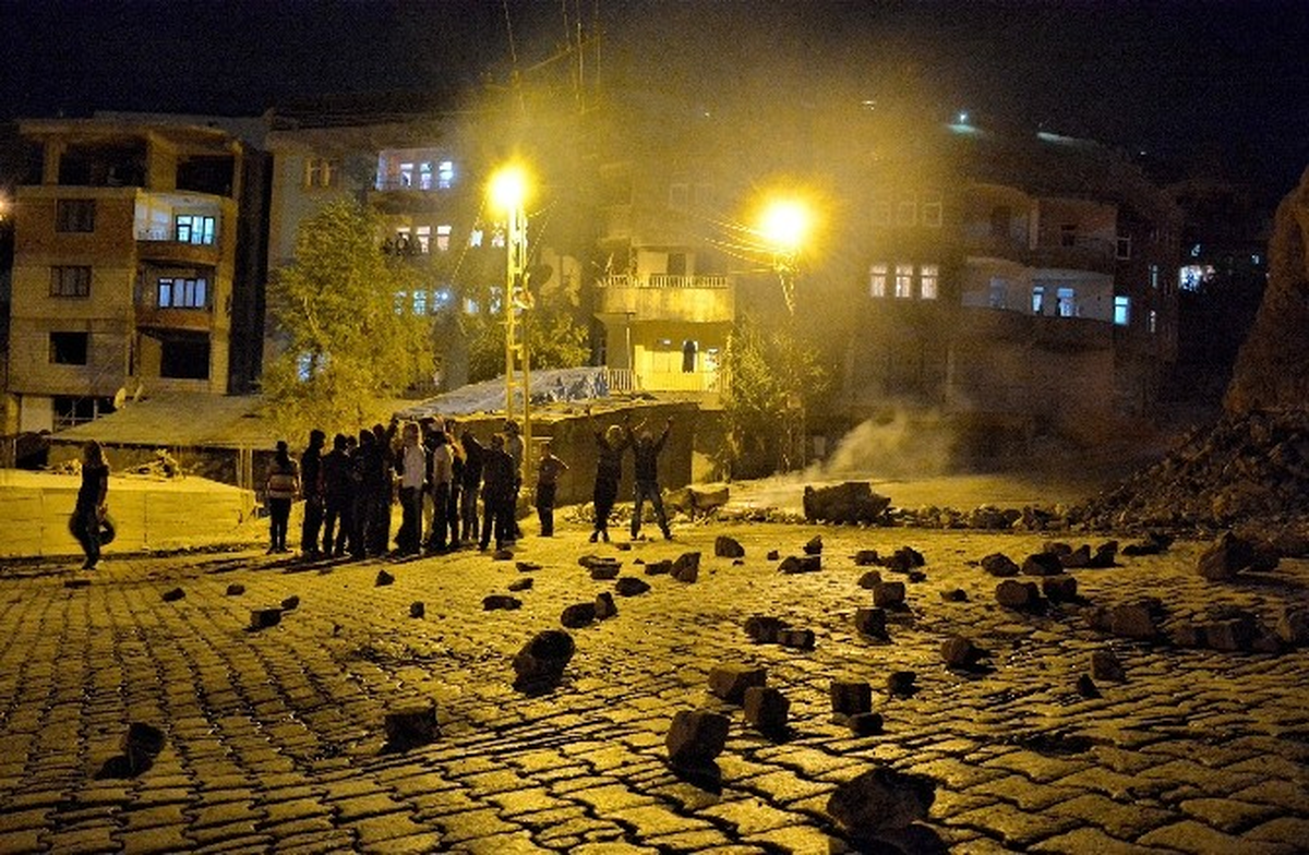 Hakkari\'de Kobani Gerginliği Gece Boyunca Devam Etti