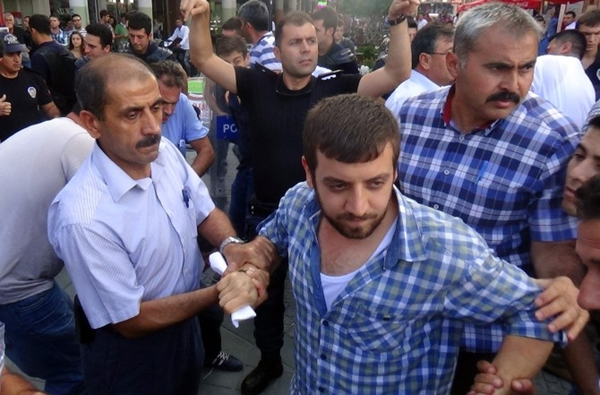 Hatay\'da Işid Protestosuna 12 Gözaltı