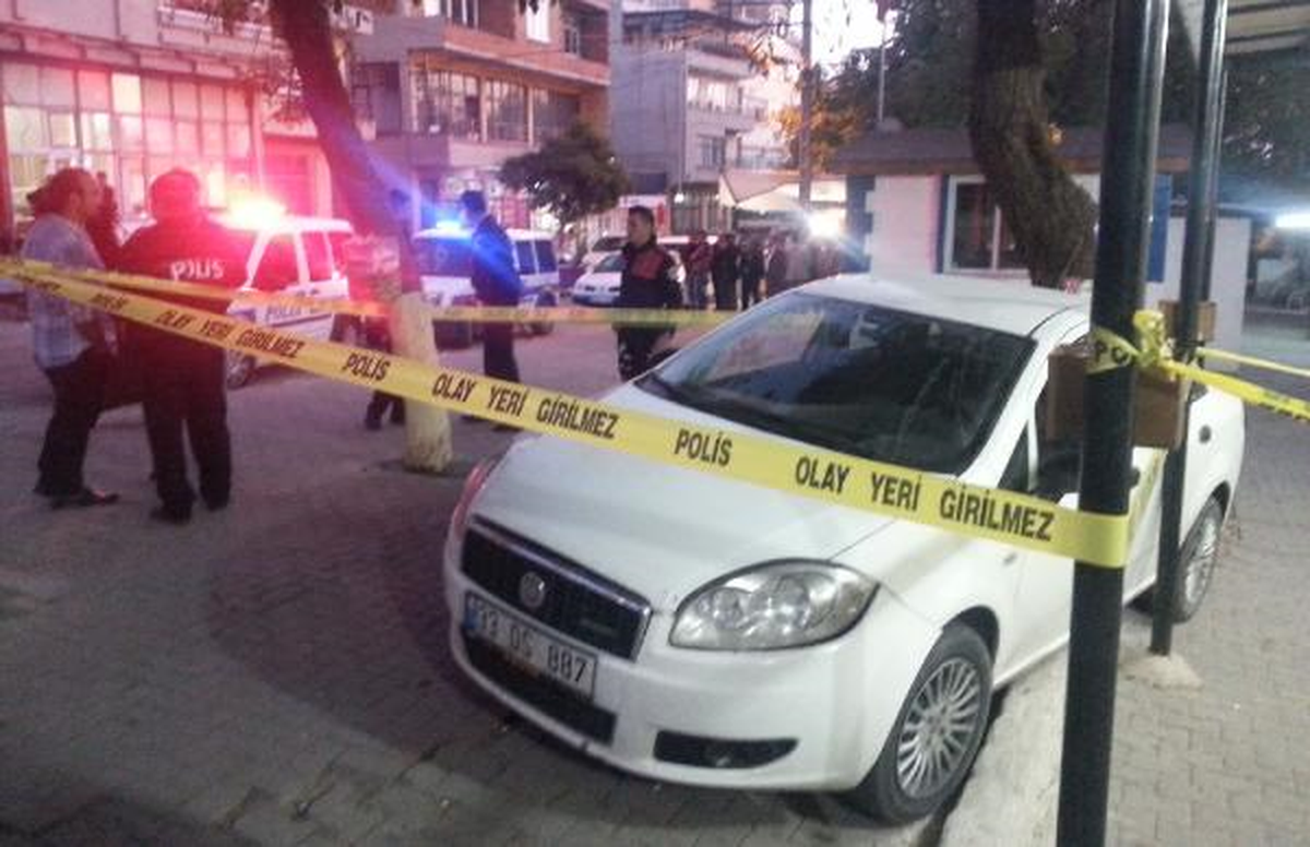 Husumetlisini Otomobilin İçinde Tüfekle Vurdu