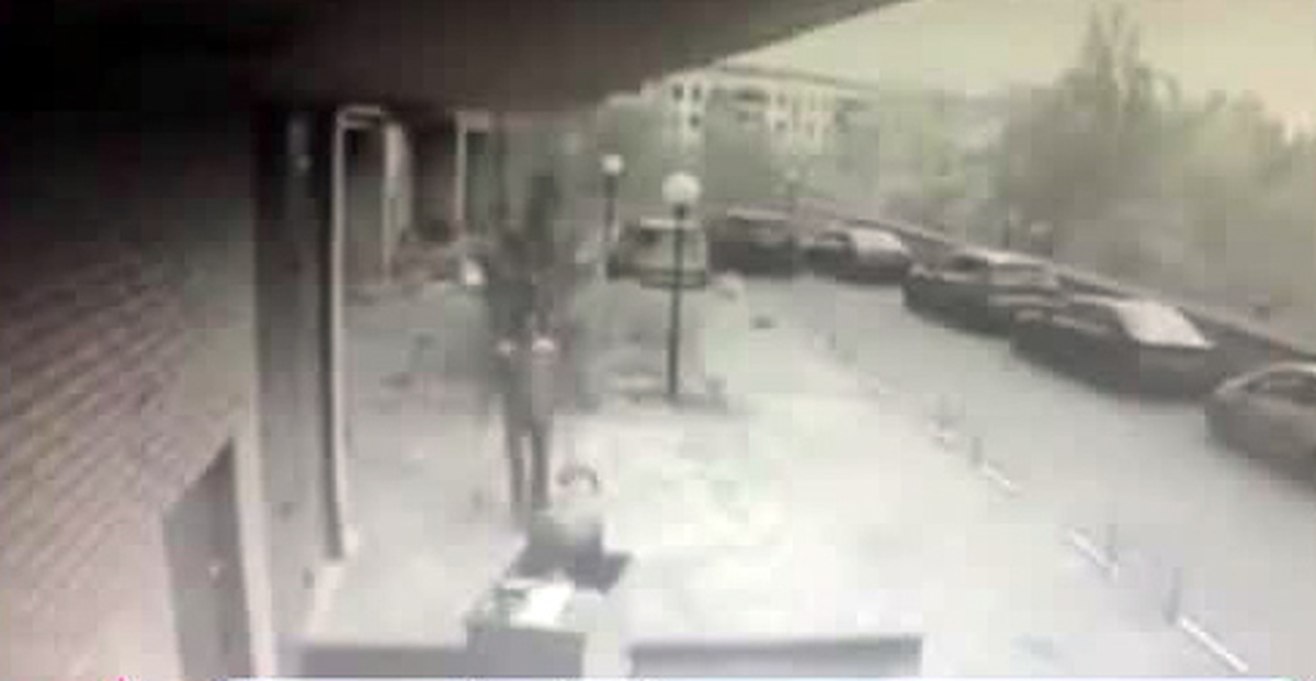 10. Kattan Yere Çakıldı, Kimse Bakmadı