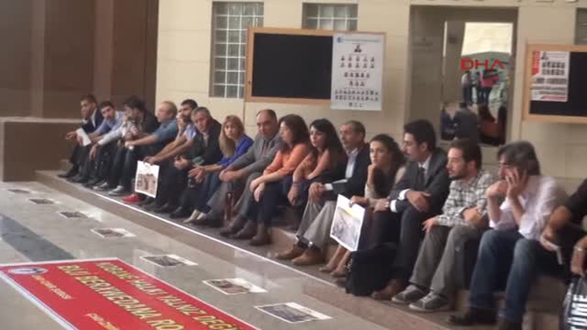 Erdoğan ve Davutoğlu\'na \'IŞİD\'i Azmettirmek\'ten Suç Duyurusu
