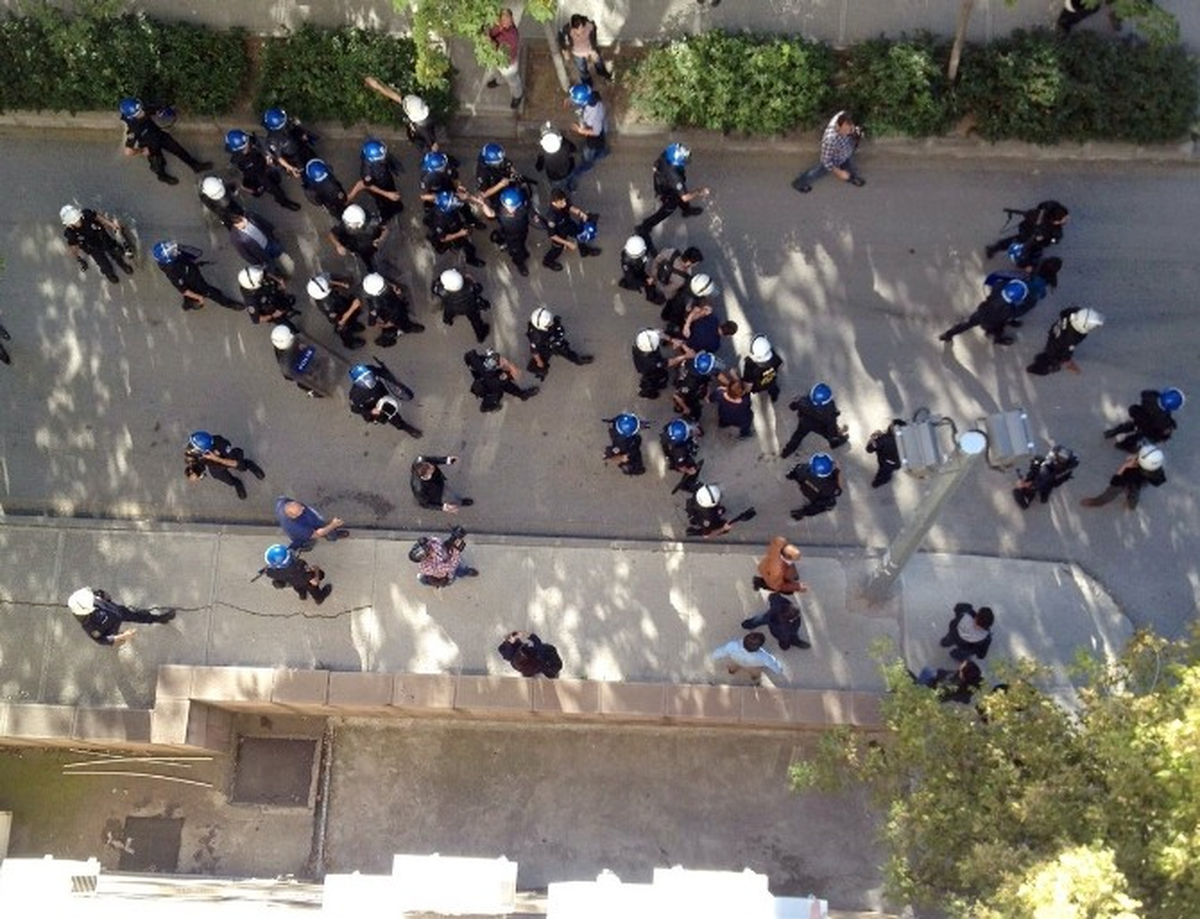 Kampüse Giren Polis, Öğrenci ve Akademisyenleri Gözaltına Aldı