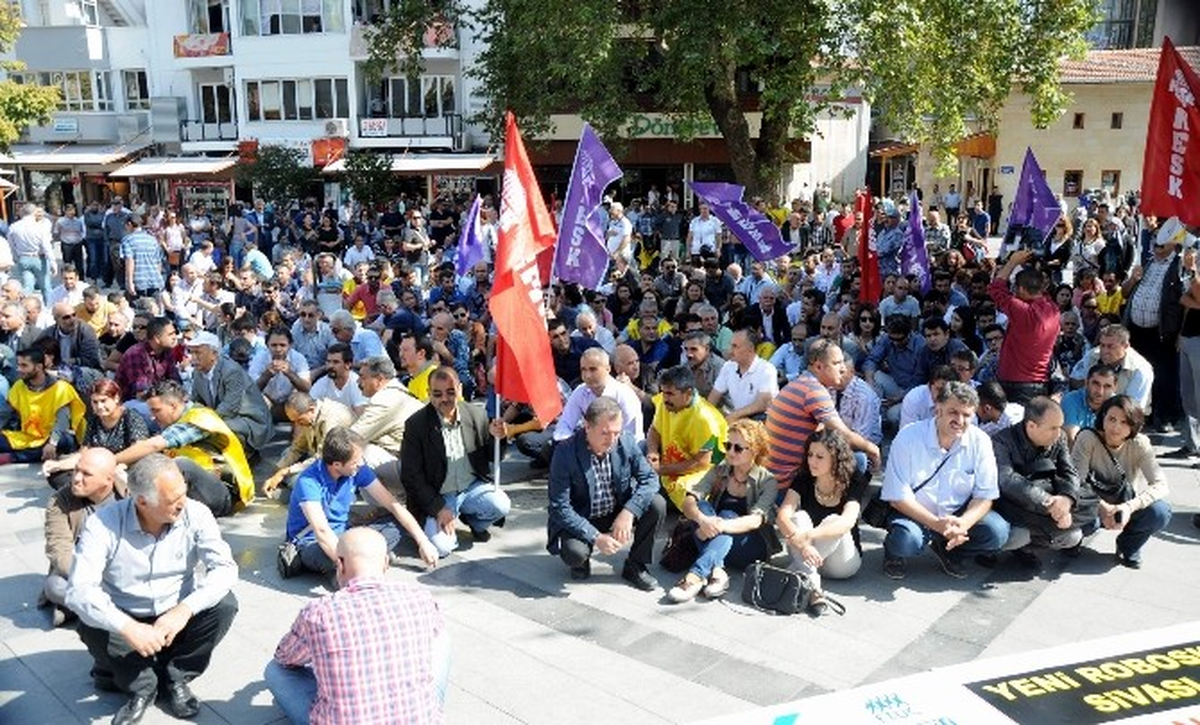 Kesk Üyeleri Işid\'i Protesto Etti