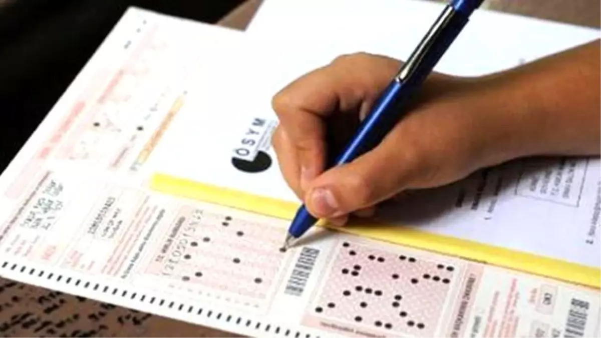 Lisans Almak İçin Kuyruğa Girdiler