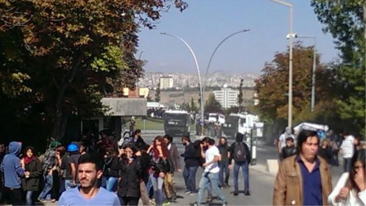 ODTÜ\'deki Kobani Eylemine Polis Müdahalesi