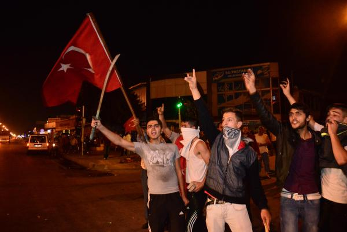 Adana Karşıt Gruplar çarpıştı