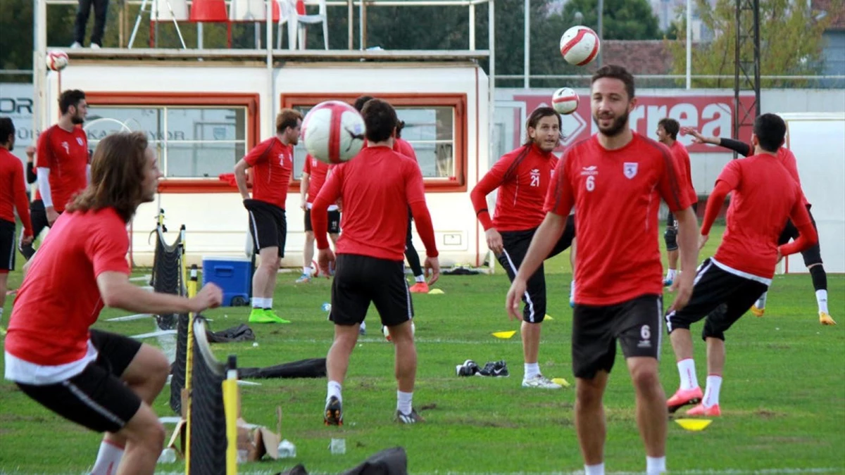 Samsunspor, Antalyaspor\'la Oynayacağı Maça Hazırlanıyor