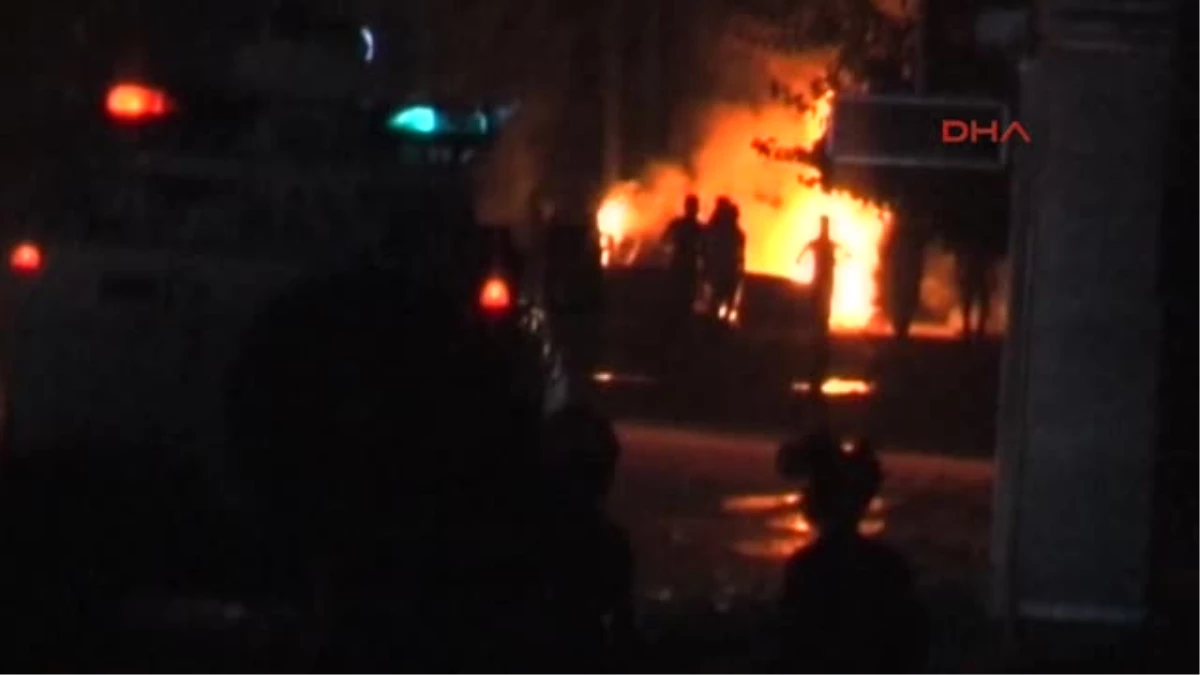 Tarsus\'ta Kobaniye Destek Eylemi: 4 Yaralı
