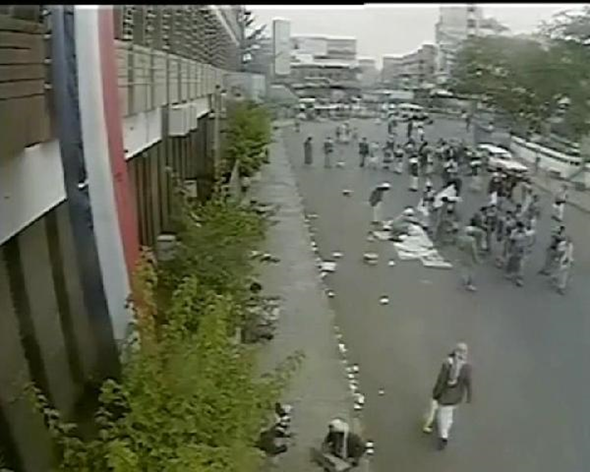 Yemen\'de 47 Kişinin Öldüğü Patlama Güvenlik Kamerasında