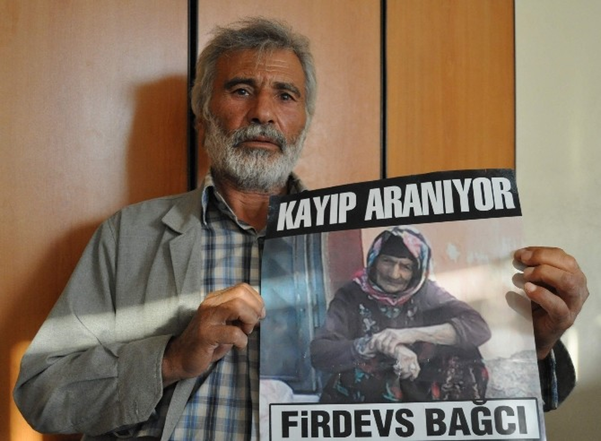 88 Yaşındaki Kayıp Annesini Arıyor