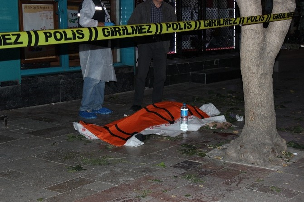 Anne Cinnet Getirdi: İki Ölü