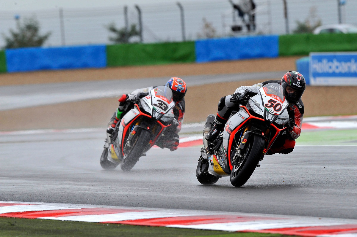 Aprilia, Dünya Superbike Şampiyonası\'nda Zirvede