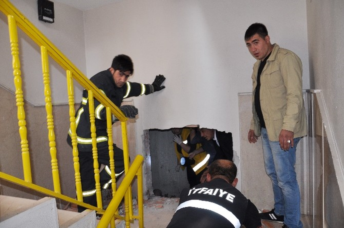 Asansör Boşluğunda Can Pazarı