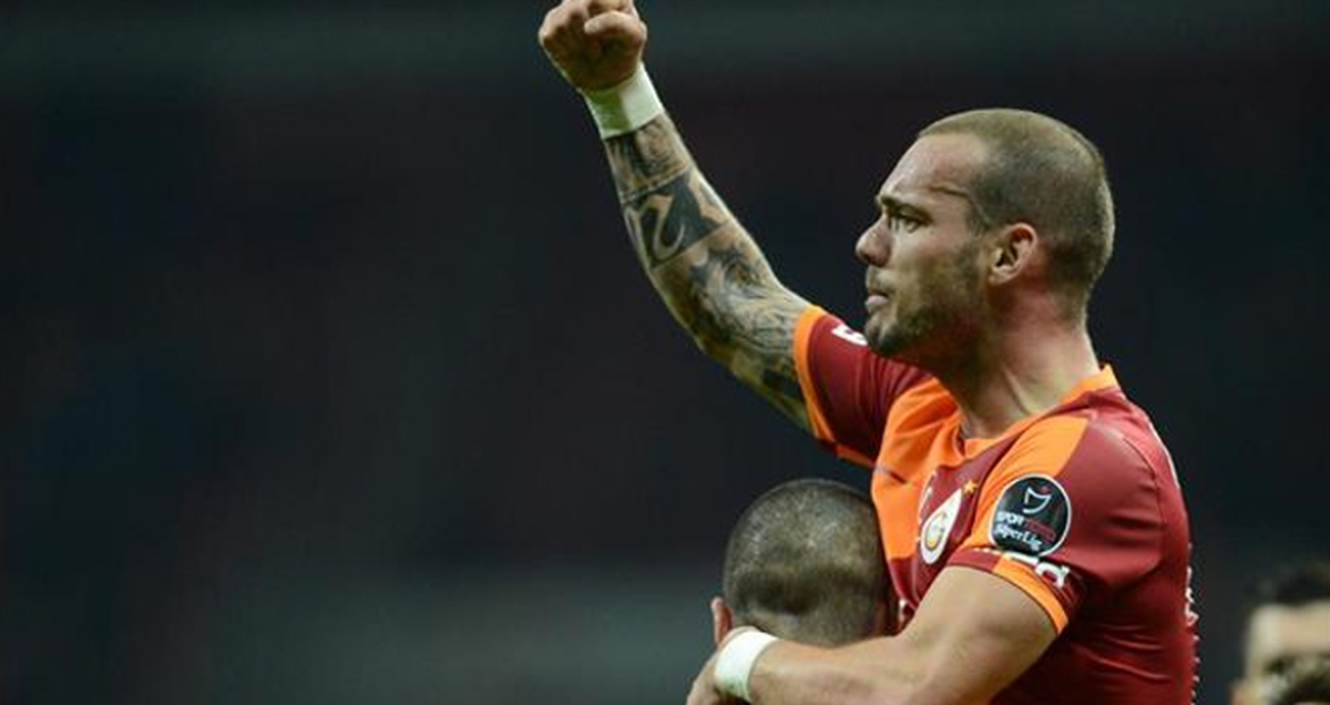 Sneijder Parasını Alamıyor" İddiası