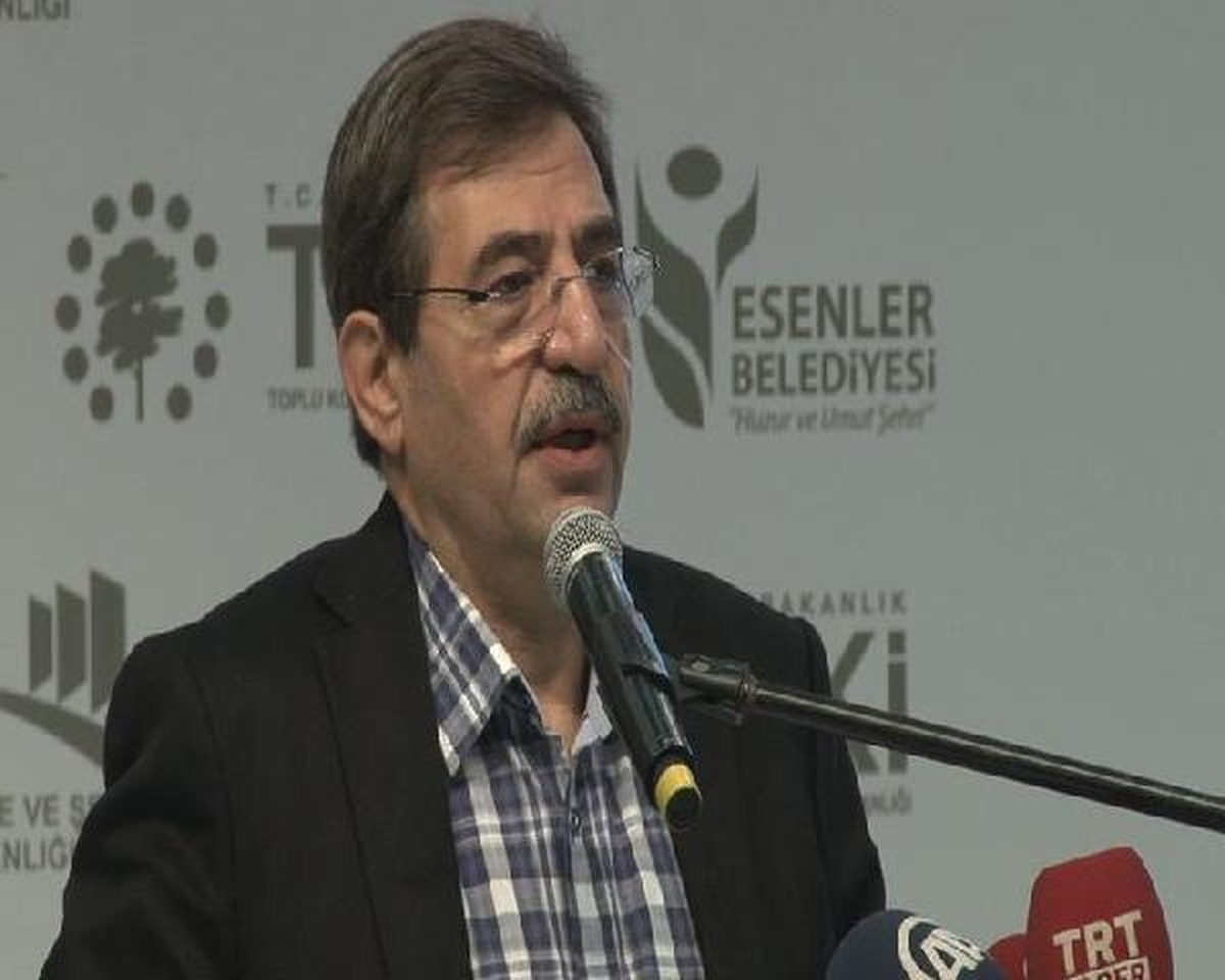 Bakan Güllüce\'den Bozcaada İçin Referandum Önerisi