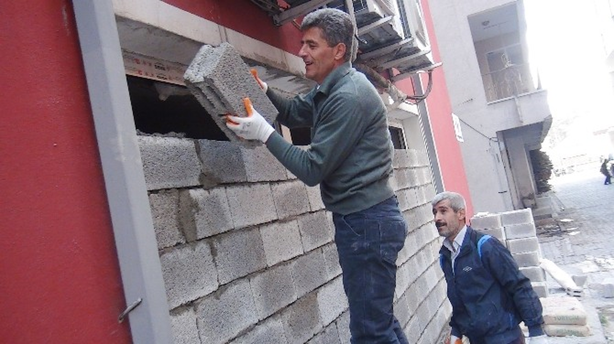 Banka Şubelerinden \'Kobani\' Tedbiri