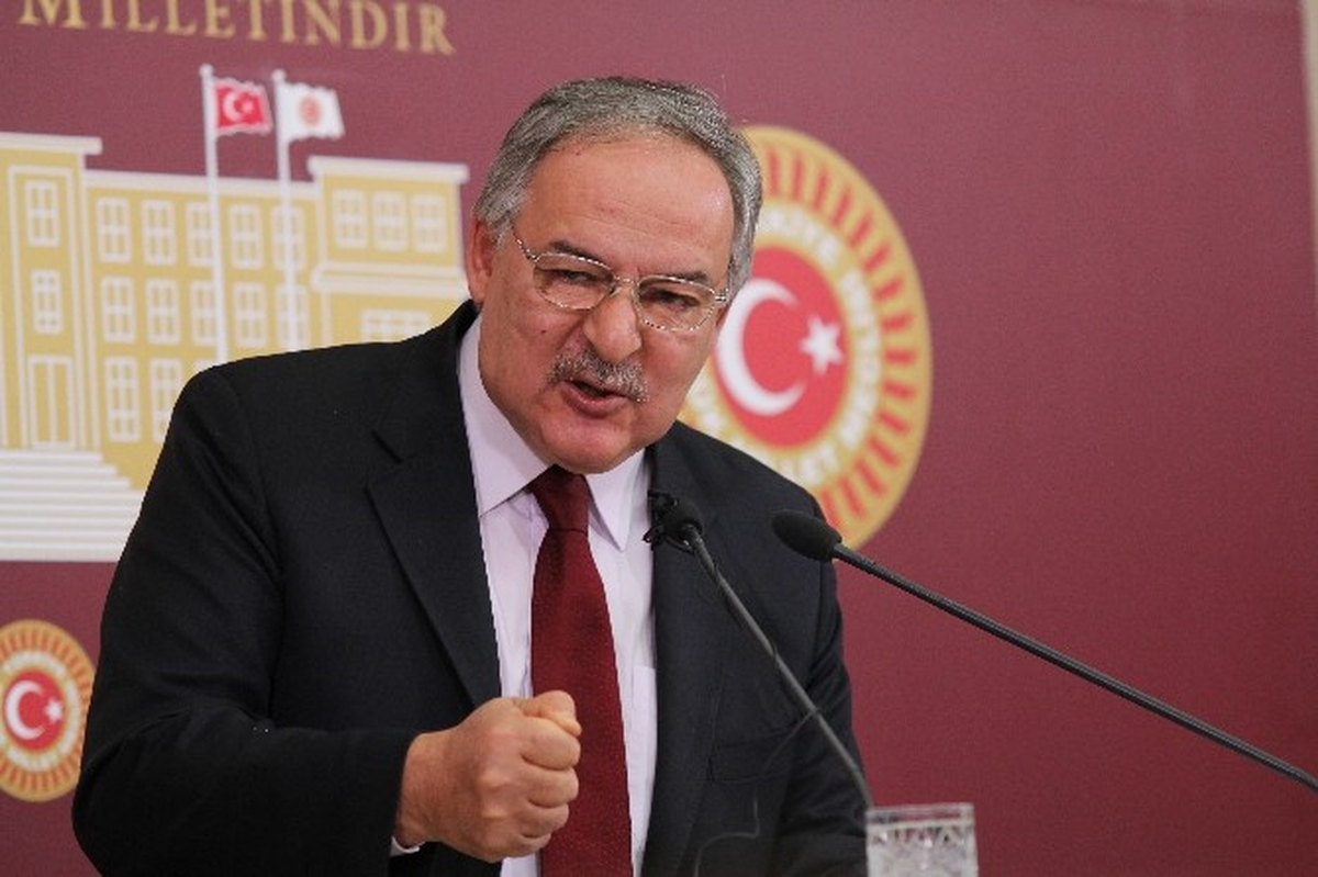 "Şam\'da Namaz Kılma Rüyası Türkiye\'ye Mal Oldu"