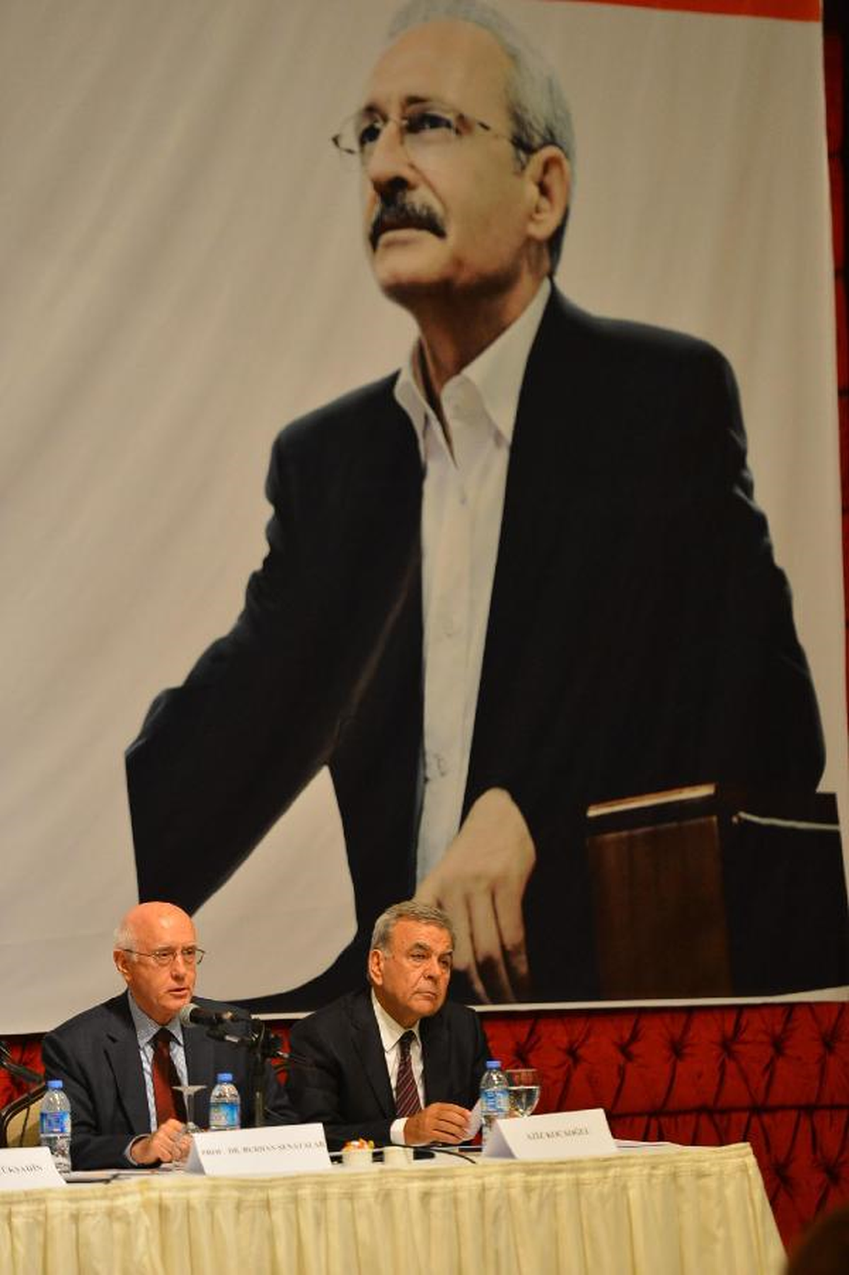 \'İzmir ve Türkiye\' Konulu Konferans Bitti