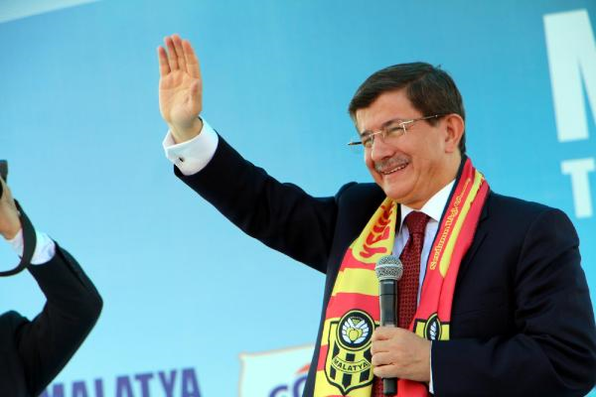 Davutoğlu: Biz Yaparız Onlar Yakar, Aramızdaki Fark Bu
