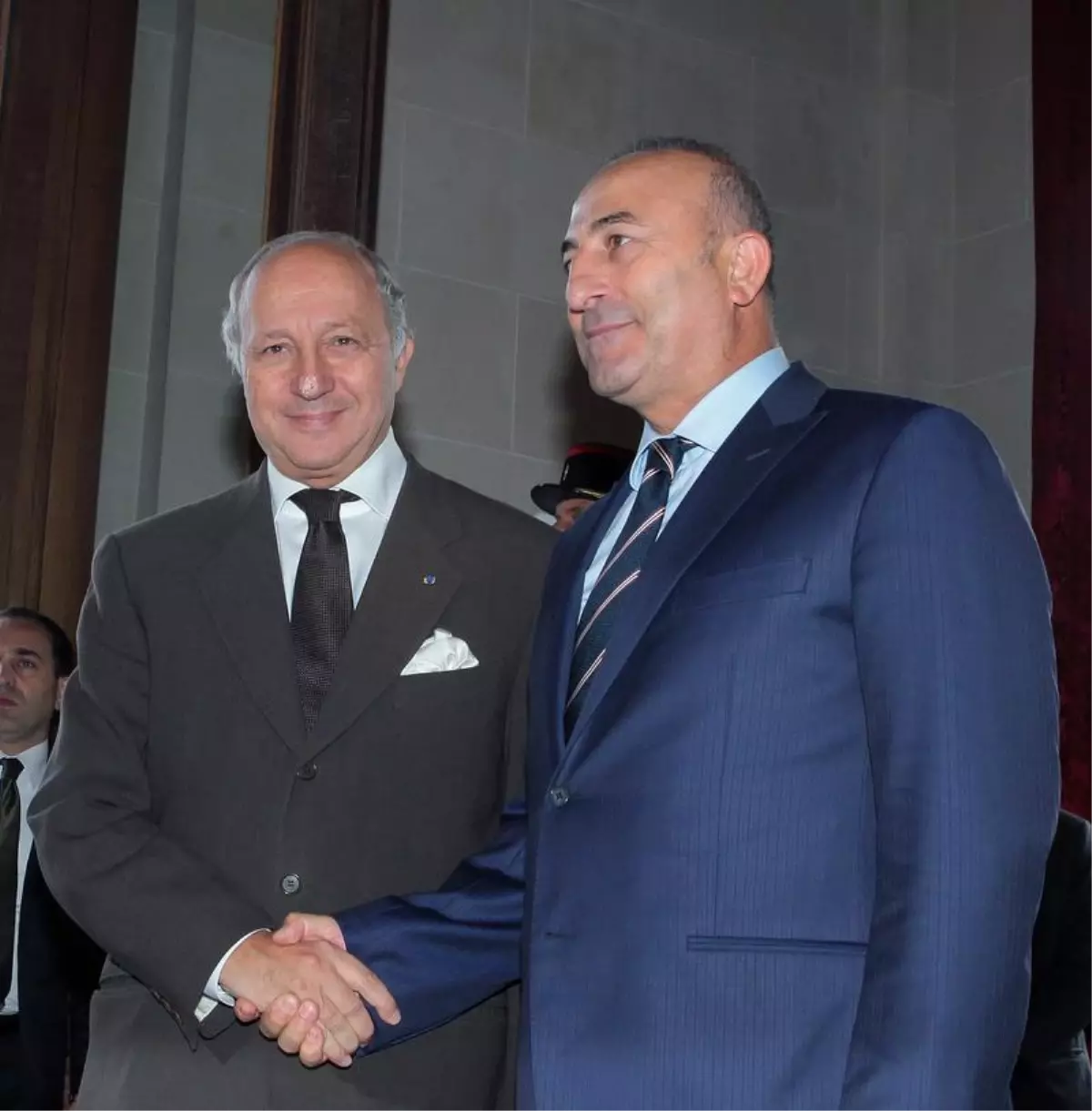 Dışişleri Bakanı Çavuşoğlu Paris'te