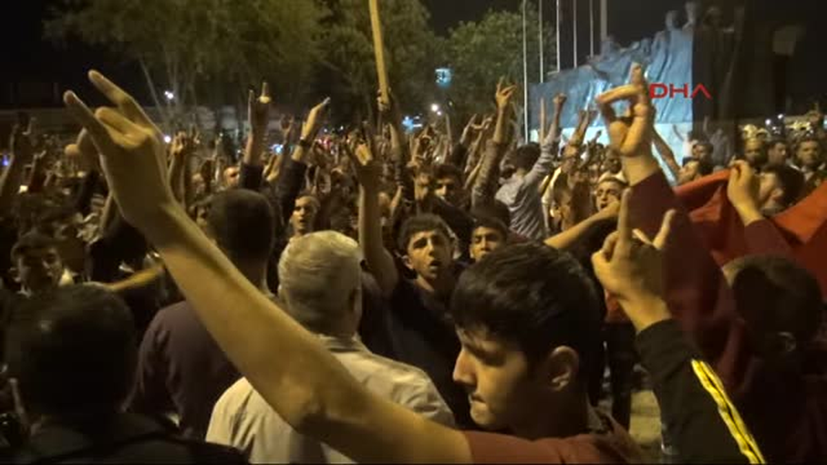 Gaziantep\'te Dbp Binasına Yürümek İsteyenlere Müdahale: 10 Gözaltı