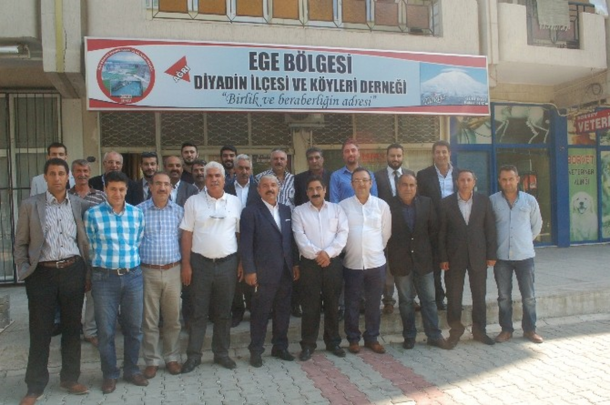 İzmir\'deki Diyadinliler Kobani İçin "Şiddete Hayır" Dedi