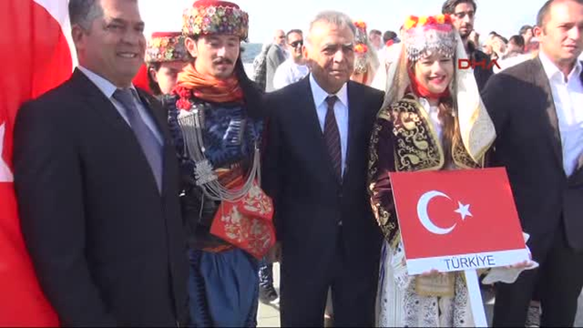 İzmir İlki Atatürk\'ün Talimatıyla Düzenlenen Balkan Festivali, Başladı