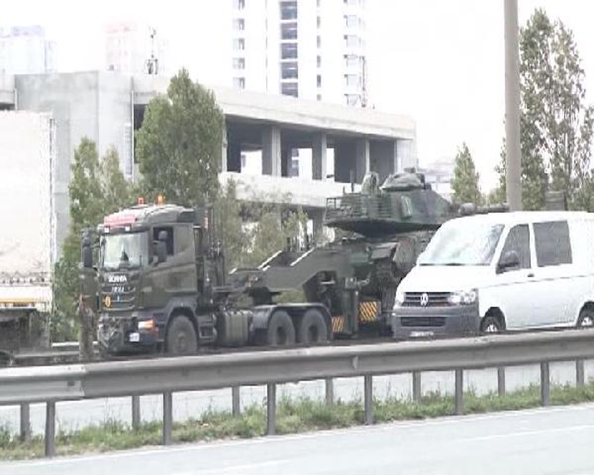 Otoyollardaki Tank Hareketliliği