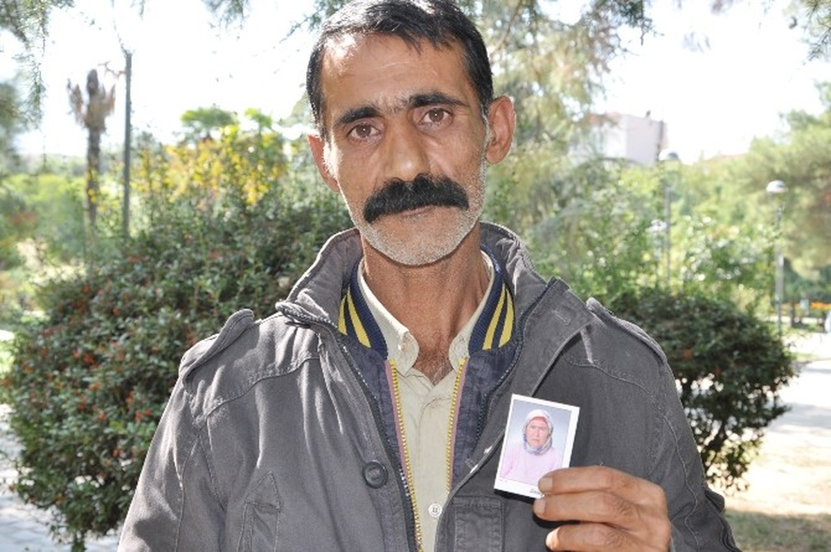 Kaybolan Eşinin Hayatından Endişe Ediyor
