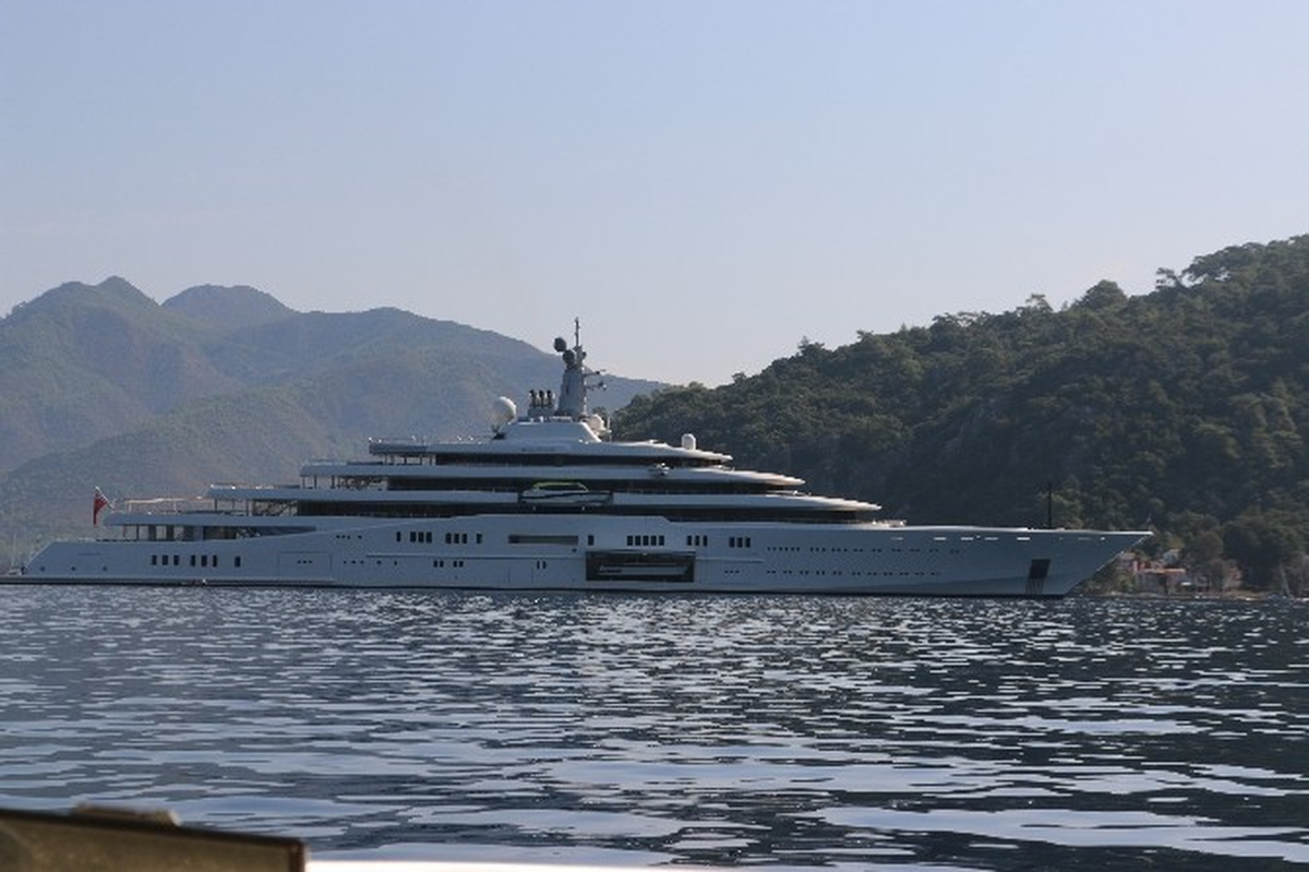 Rus Milyarder Abromoviç\'in Yatı Marmaris Koylarında