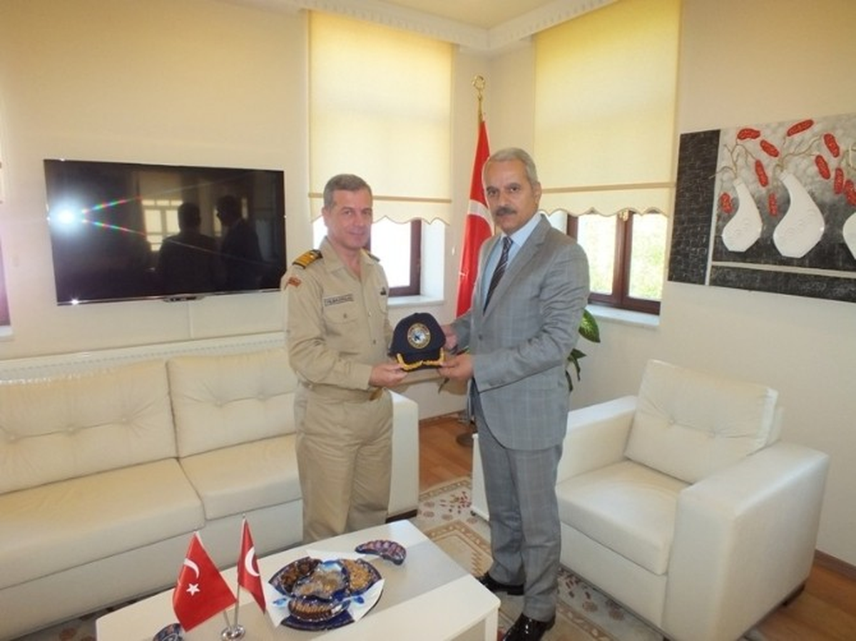 Sahil Güvenlik Bölge Komutanı\'ndan Kaymakam Aksoy\'a Ziyaret