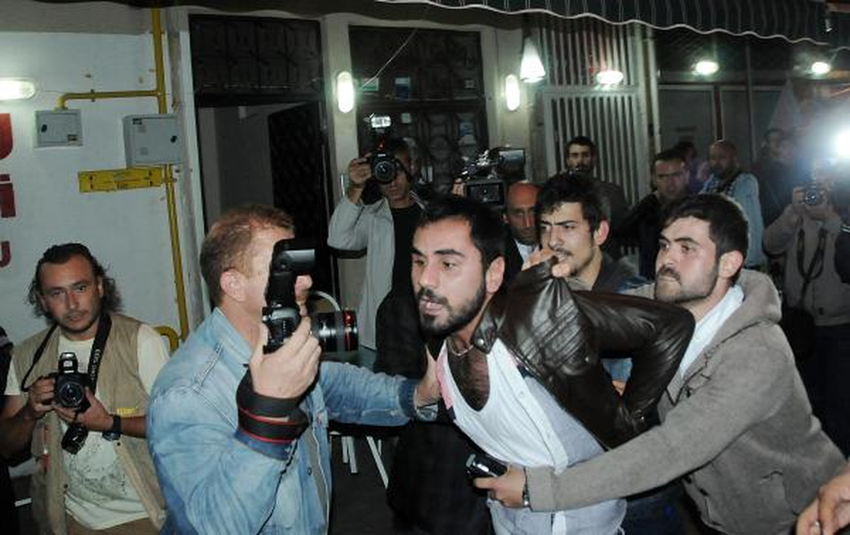 Samsun\'da Gergin Yürüyüş: 5 Gözaltı