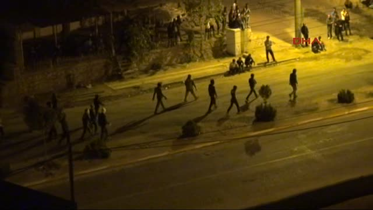 Silvan\'da Polise Silahlı Saldırı Saldırganlardan 4\'ü Yaralı Yakalandı