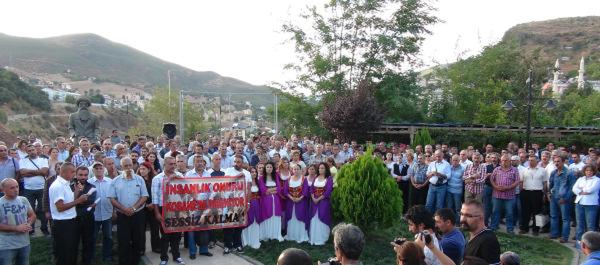 Tunceli\'de Seçilmişlerden Kobani\'ye Destek Eylemi