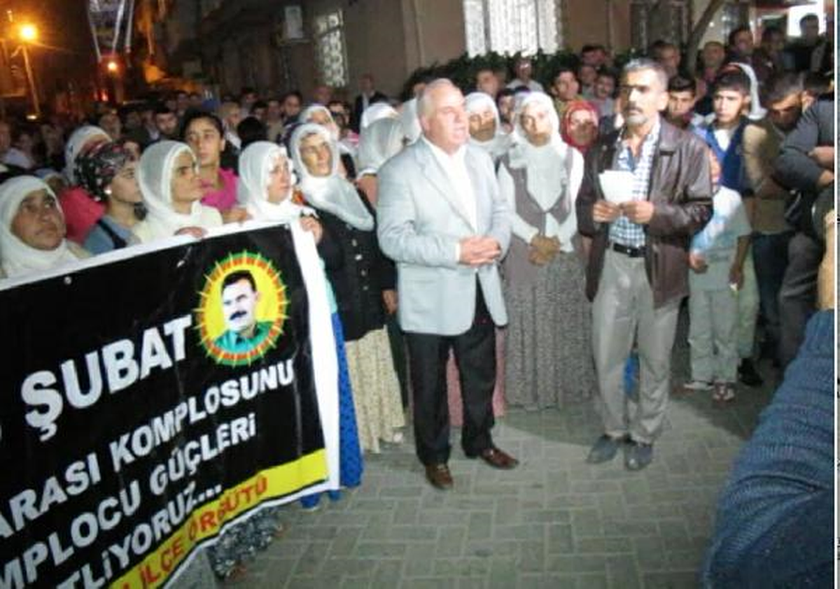 Turgutlu\'da Hdp\'lilerden \'Kobani\' Yürüyüşü