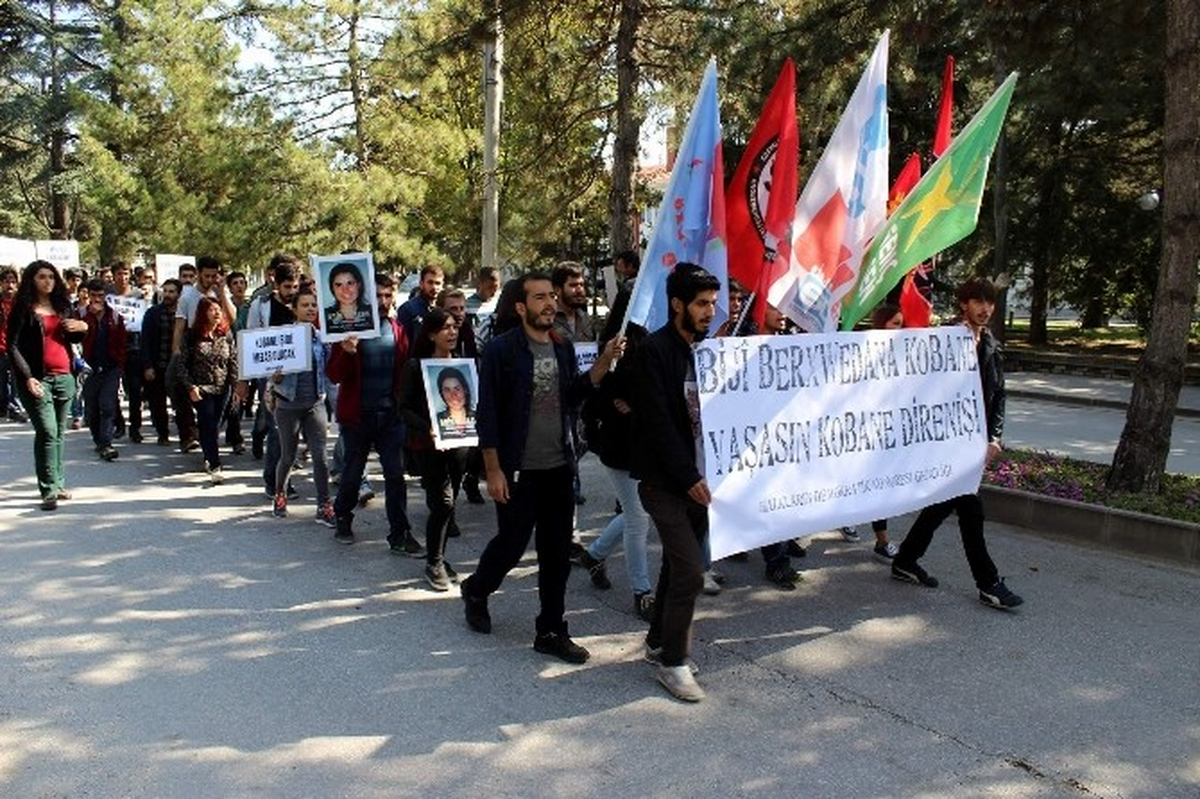 Üniversite Öğrencilerinden Kobani\'ye Destek Eylemi