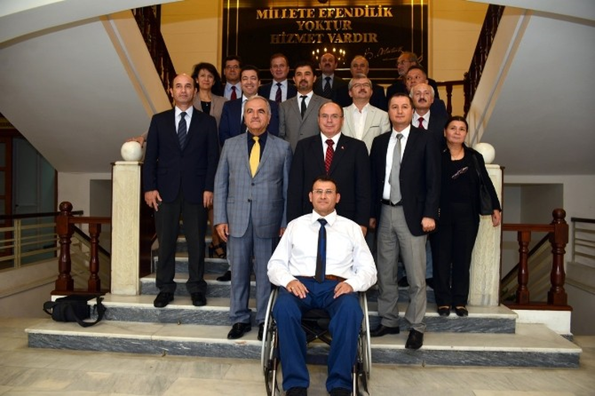 Üniversite Yönetiminden Vali Çiçek\'e Ziyaret