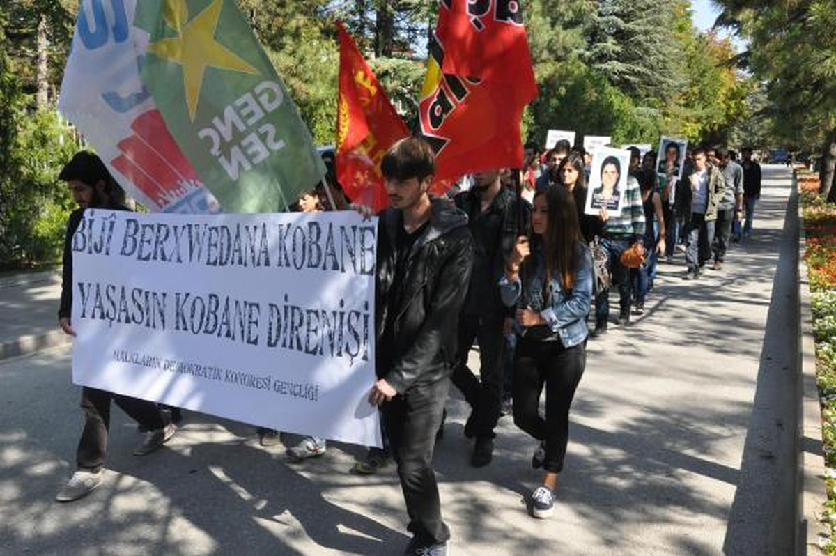 Eskişehir Anadolu Üniversitesinde Kobani Yürüyüşü