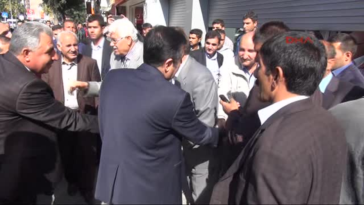 Van Milletvekili ve Vali Esnafı Ziyaret Etti