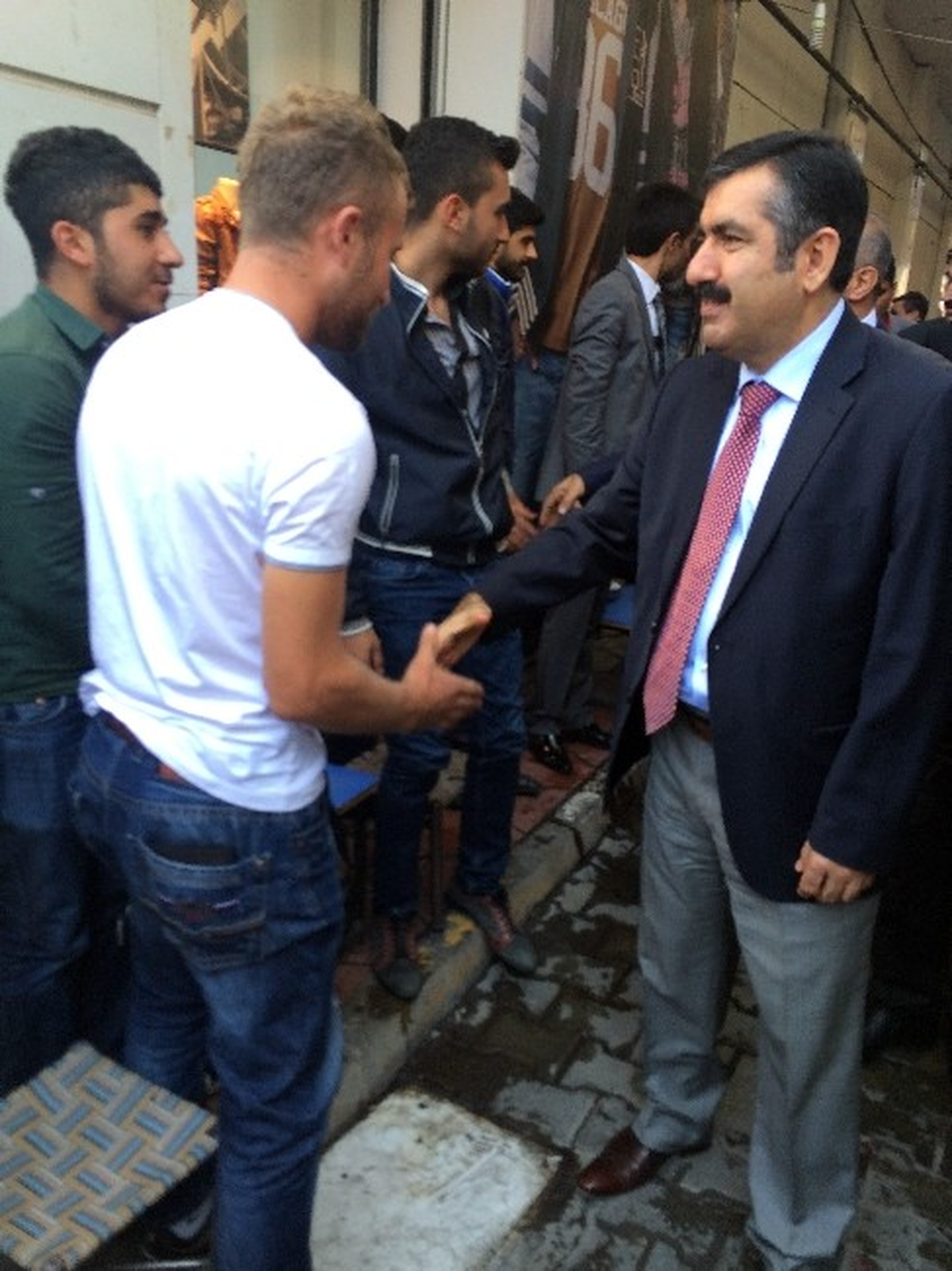 Van Valisi Doğan ve AK Parti Milletvekilleri Esnafı Ziyaret Etti