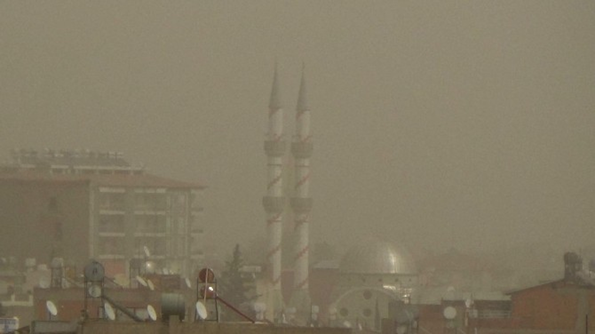 Adıyaman\'ı Toz Bulutu Kapladı