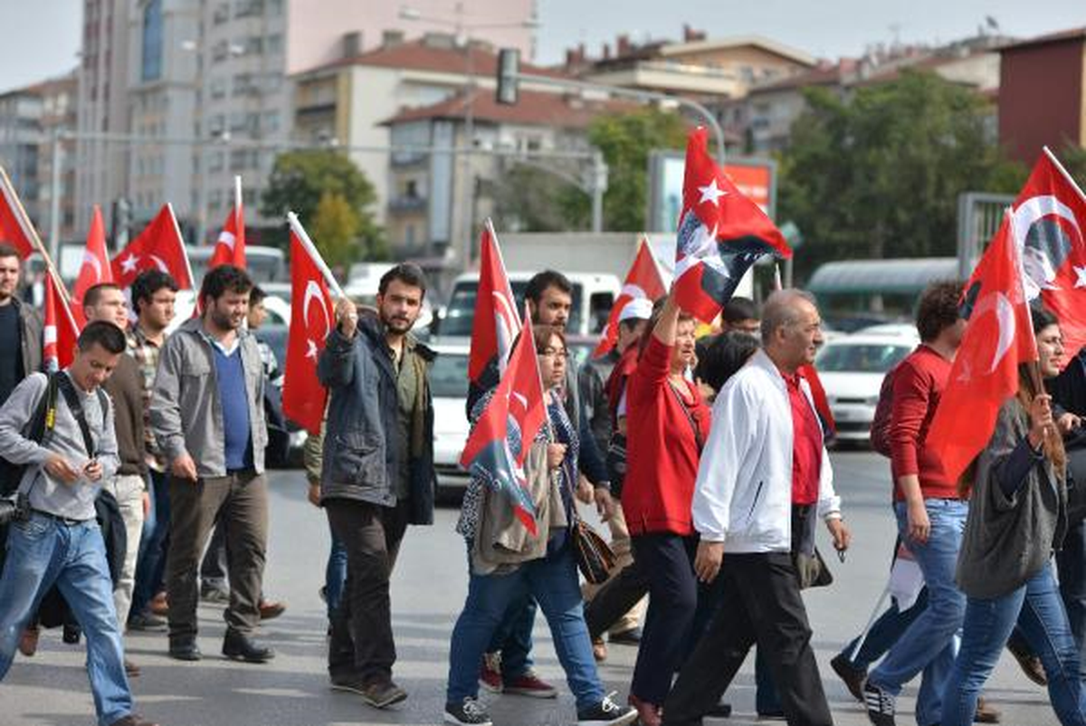 Ankara\'da Bayrak ve Atatürk Yürüyüşü Düzenlendi
