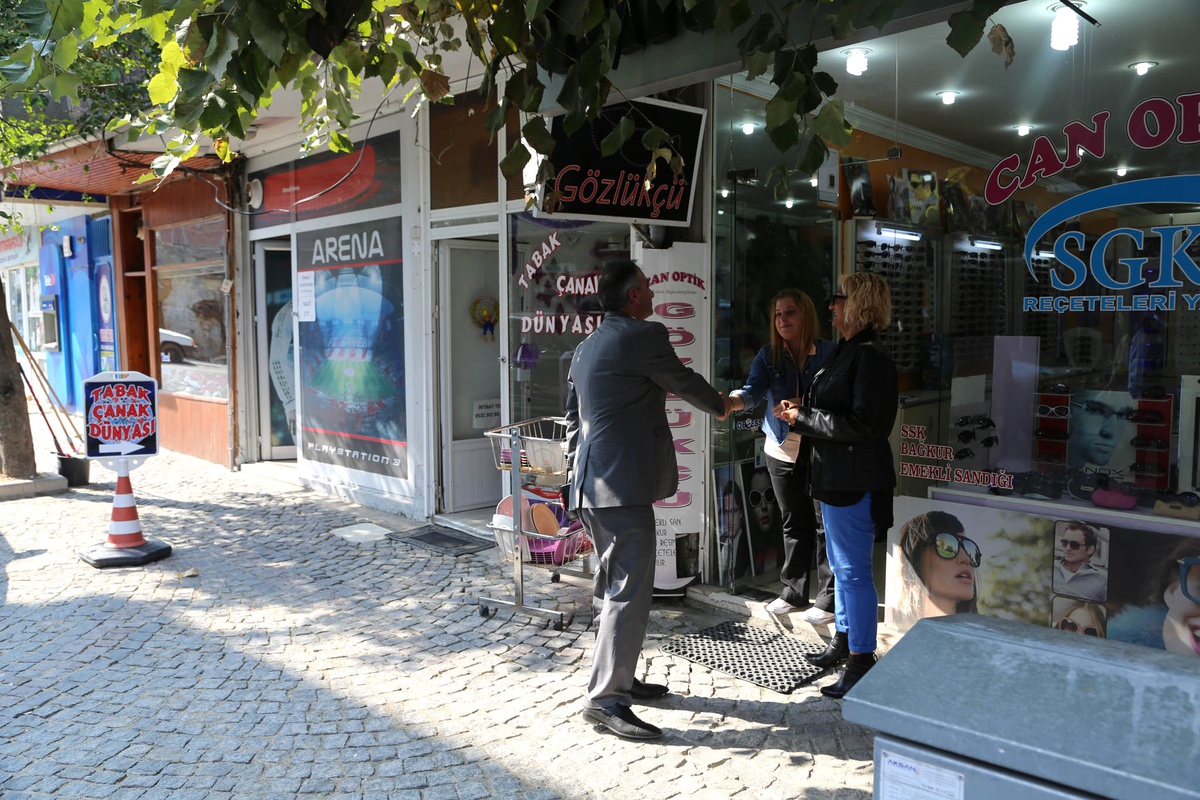 Başkan Yılmazer Esnafı Ziyaret Etti