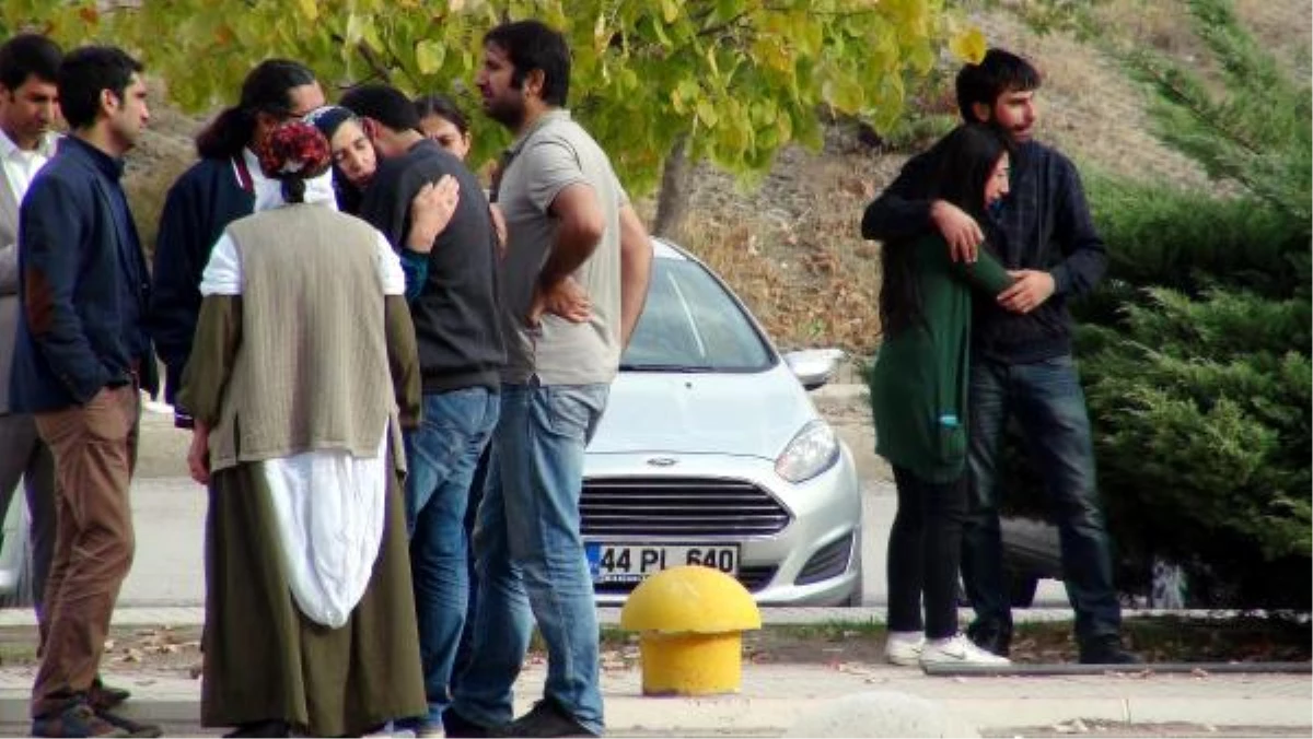 Bingöl\'de Saldırıyı Gerçekleştiren PKK\'lıların Cenazelerini Aileleri Aldı