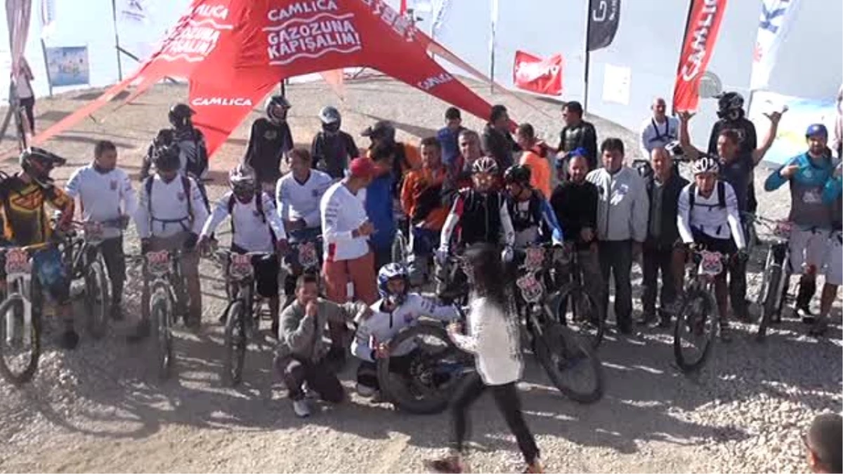 Türkiye\'nin İlk Dağ Bisikleti Yarışı Kemer\'de Yapıldı
