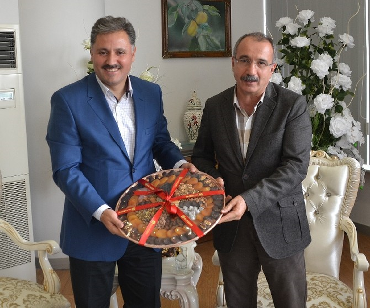 Eski Bakan Ömer Dinçer, Başkan Çakır\'ı Ziyaret Etti