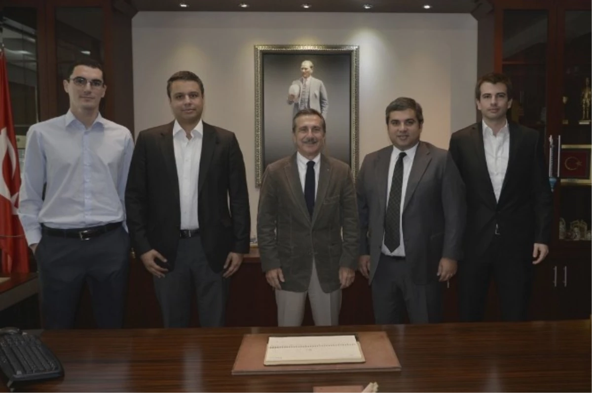 Eskişehir Basket Kulübü Yöneticileri Başkan Ataç\'ı Ziyaret Etti