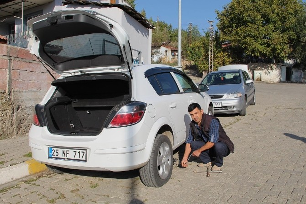 Oltu\'da Onlarca Otomobilin Lastikleri Kesildi